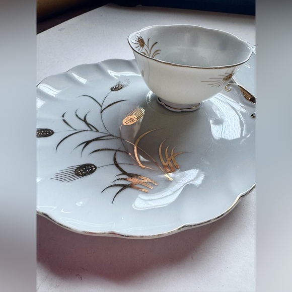 Vintage Pair of Lefton China Snack Plates and Teacups - Picture 4 of 8